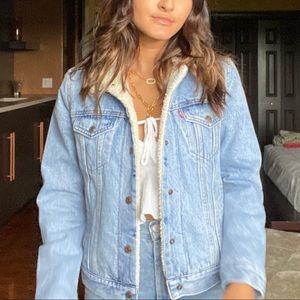 Levi's Light Blue Jean Jacket with White Sherpa Lining
